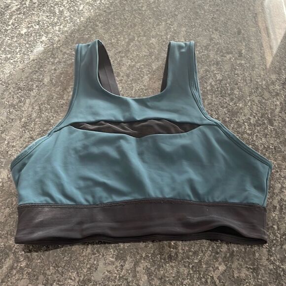 Lululemon submarine with black mesh strappy sportsbra (rare style) EUC size 6 - Picture 1 of 4